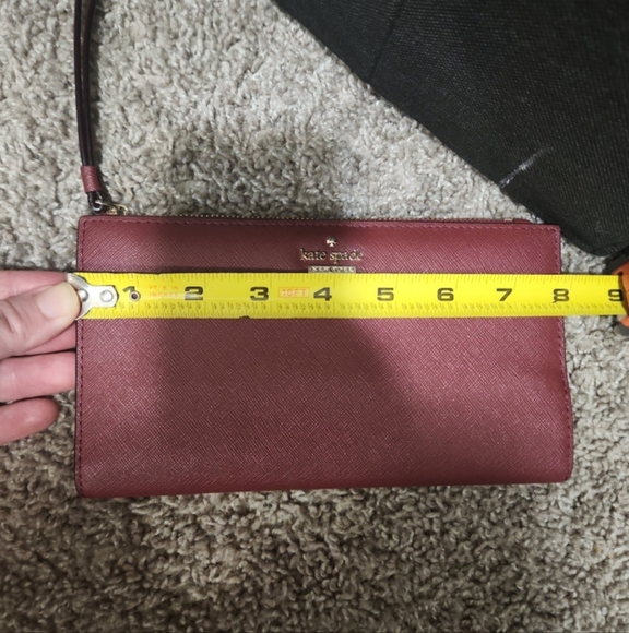 Kate Spade New York Slim Bifold Burgundy Wallet Wristlet - Picture 10 of 11